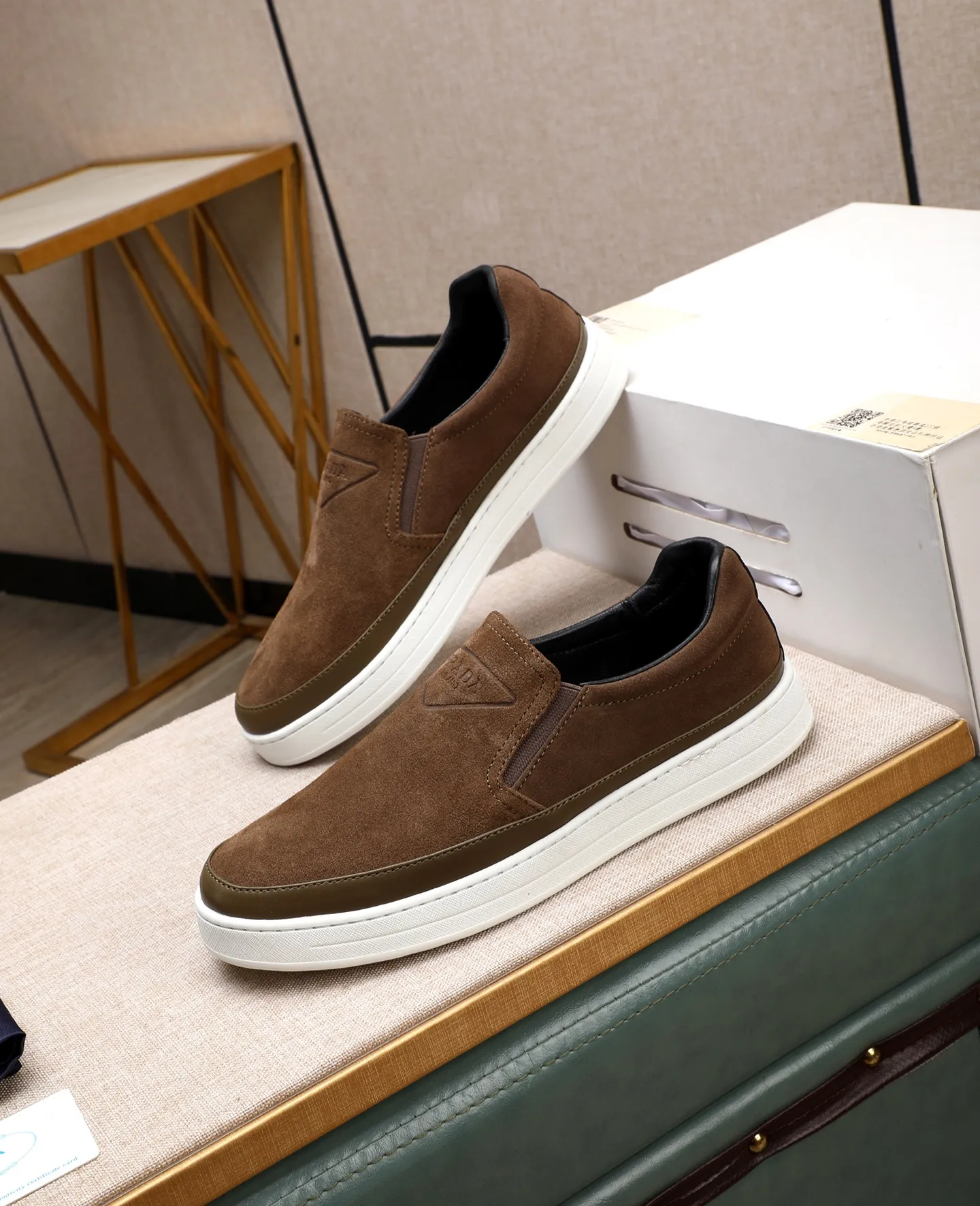 Men's men's shoes 💰440 🌹🌹[PRADA—Prada] latest model 🙈original replica! 👟👟👟Available here. The workmanship is top-notch. The upper is made of Italian 🇮🇹Imported calfskin. ❗️Breathable genuine leather lining @Suitable for travel. The original version has an enlarged engraved sole, making it suitable for all kinds of travels, showing low-key luxury. Let quality speak for itself. Color: Size: 38-44